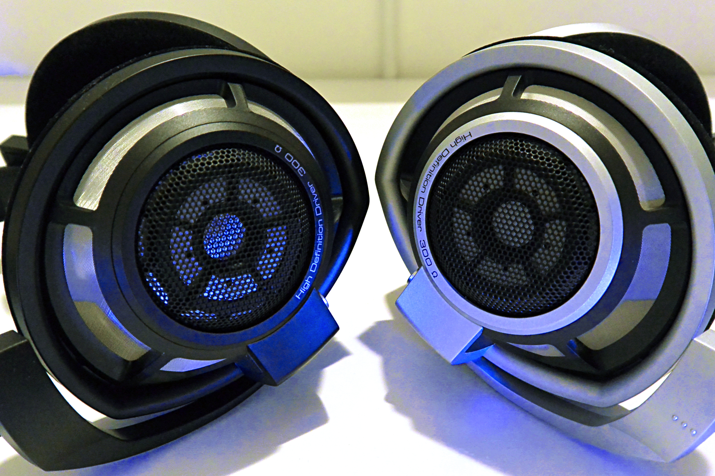 Sennheiser HD 800 S (left) and HD 800 (right)