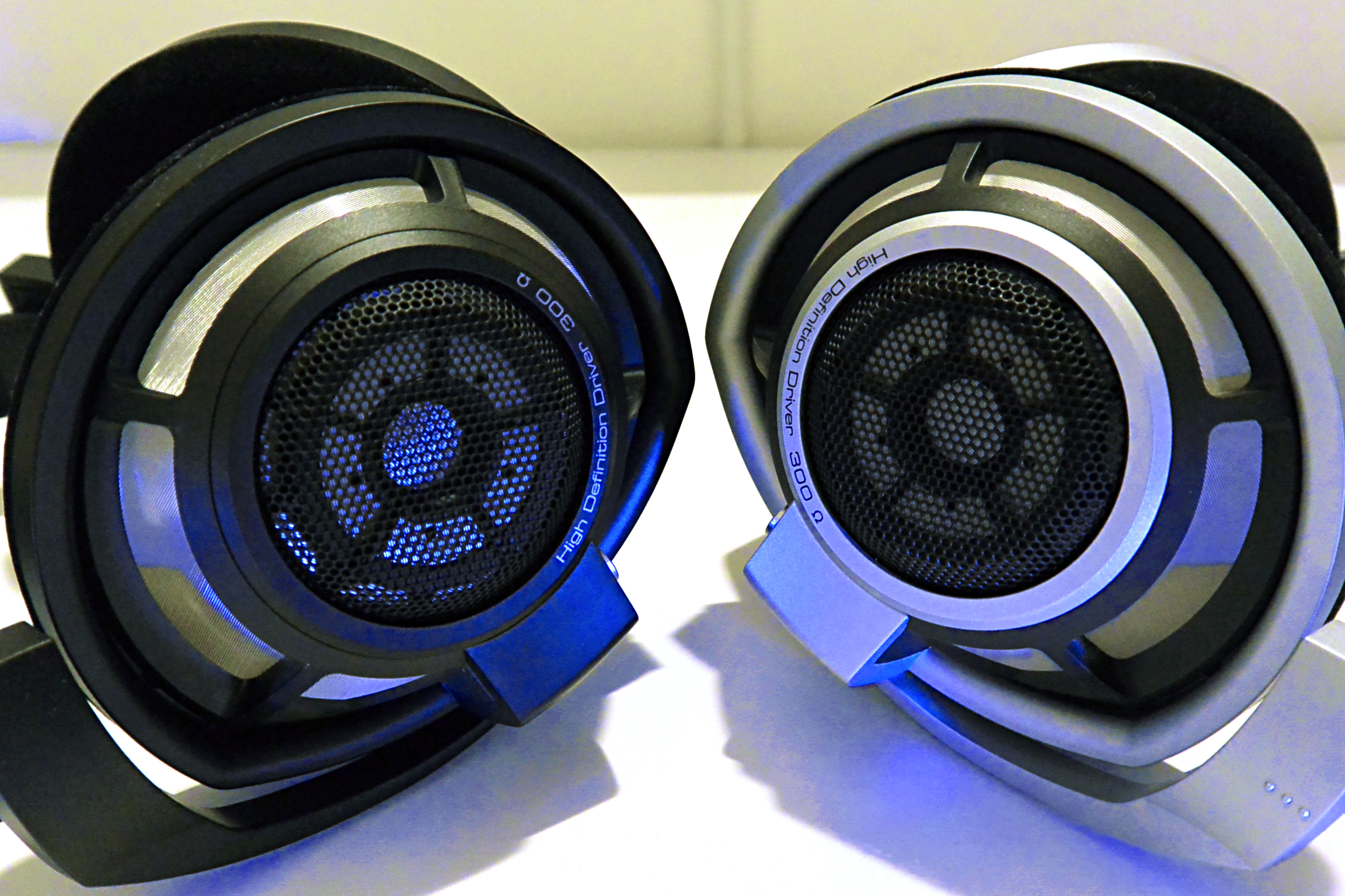 Sennheiser HD 800 S (sinistra) and HD 800 (destra)