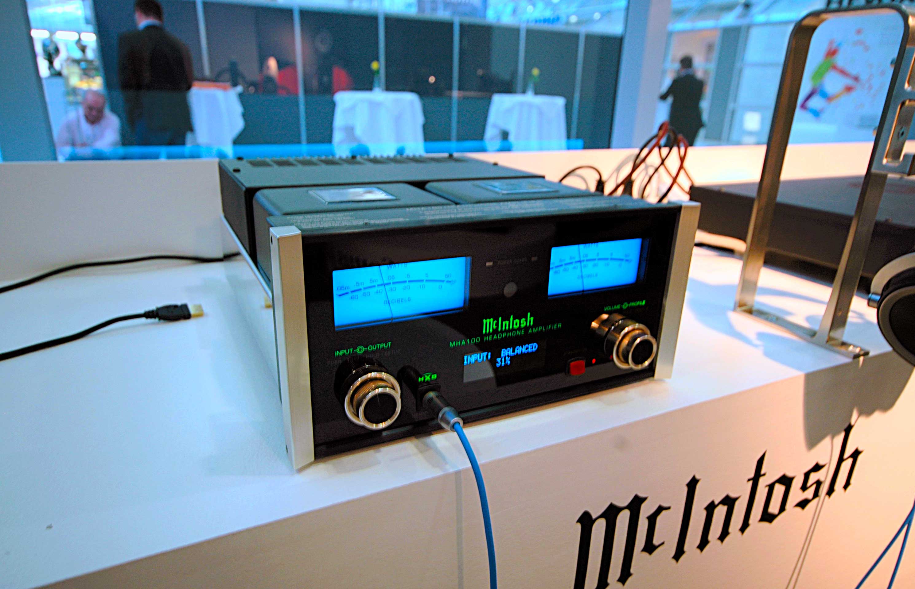 McIntosh MHA100