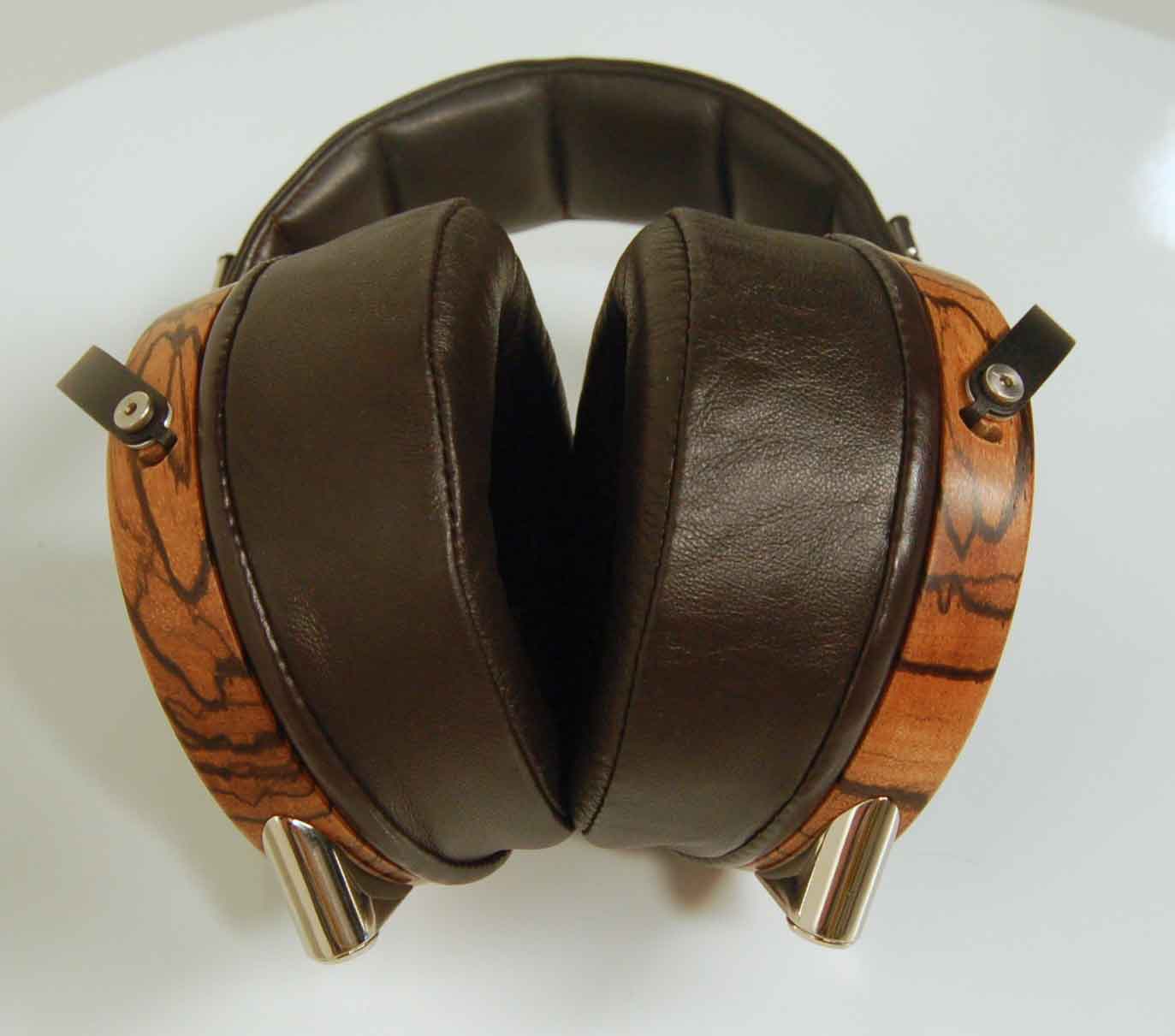 Leather internal earpad